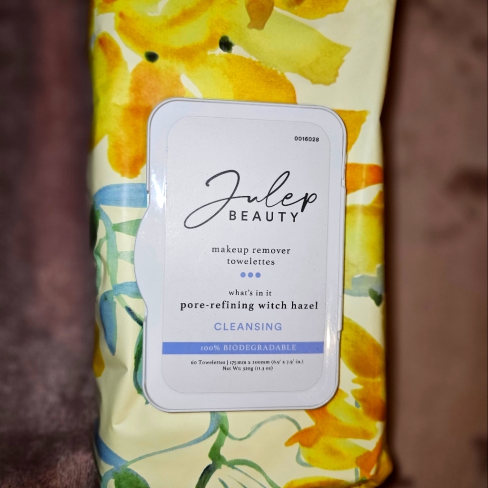 Julep Beauty makeup remover towelettes
